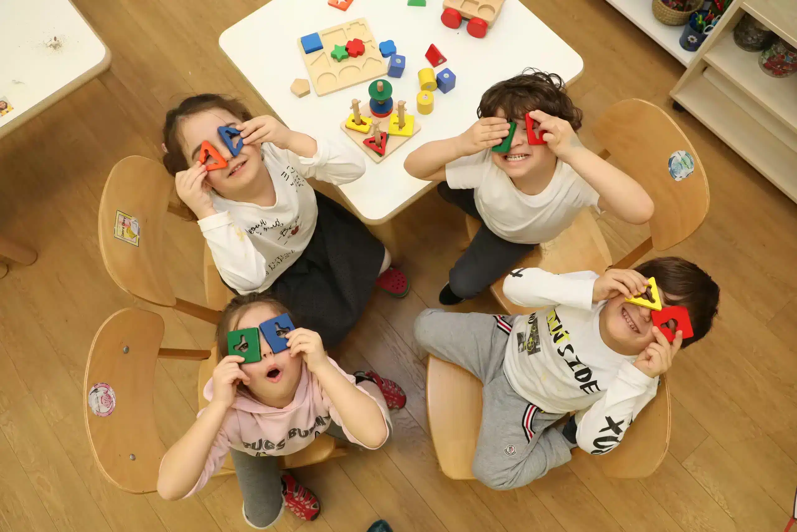 IB İlk Yıllar Programı’nda sorgulayarak ve keşfederek öğrenen çocuklar